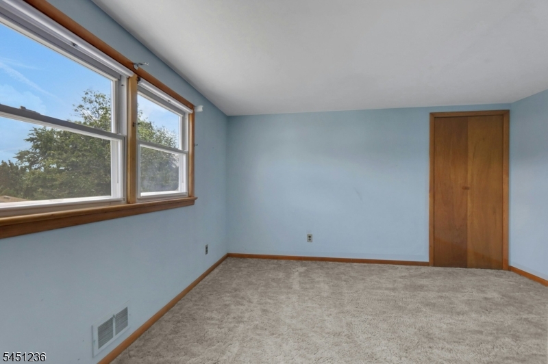 77 High Property Photo 29