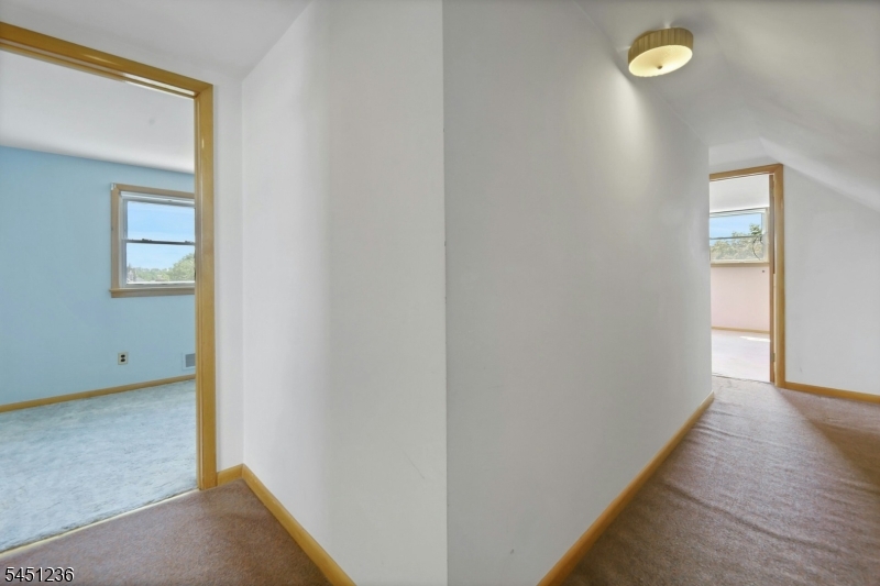 77 High Property Photo 30