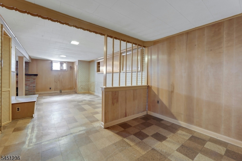 77 High Property Photo 33