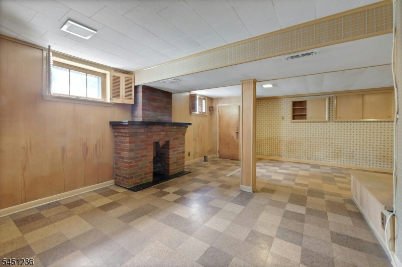 77 High Property Photo 34