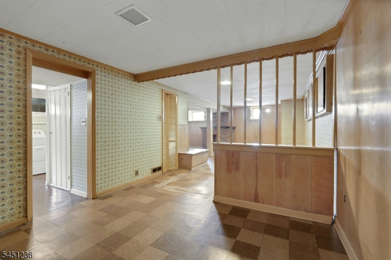 77 High Property Photo 35