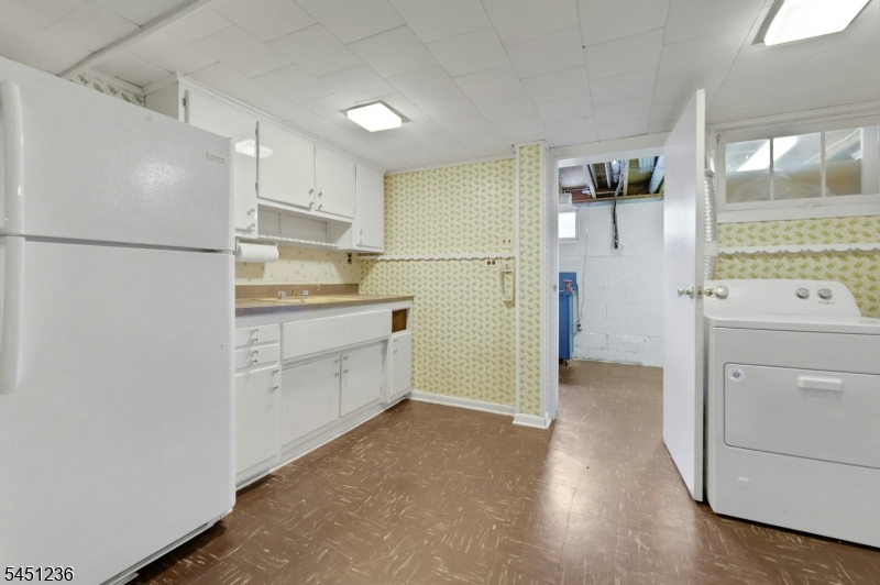 77 High Property Photo 36