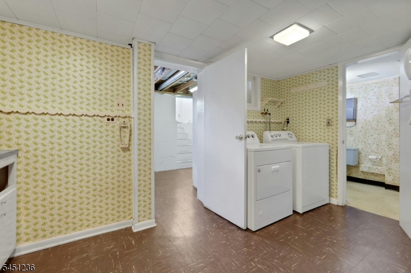 77 High Property Photo 37