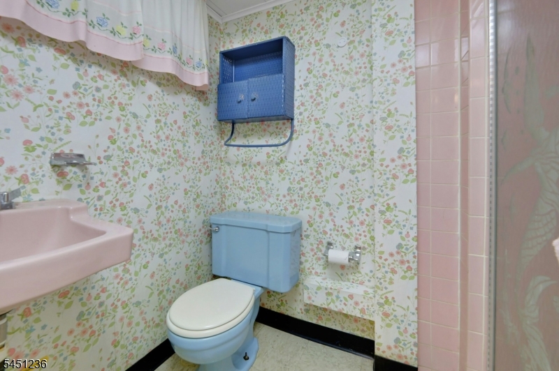 77 High Property Photo 38