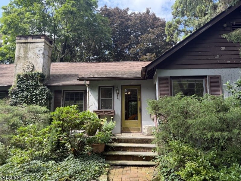 150 Old Gladstone Rd Property Photo 1