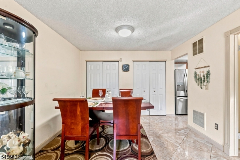 1338 Lavender Ct Property Photo 4