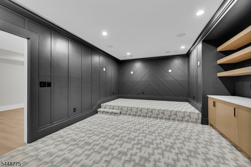 2 Barchester Way Property Photo 31