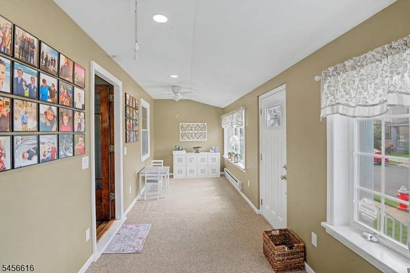 1149 Bank St Property Photo 3