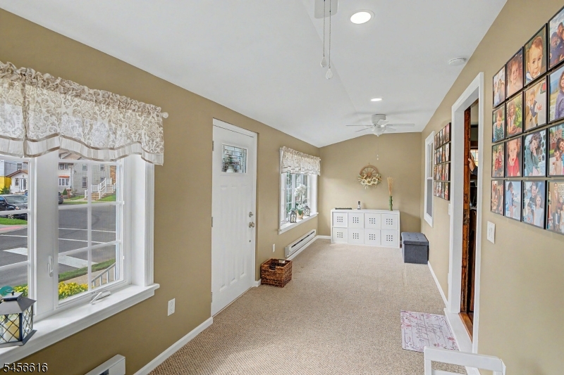 1149 Bank St Property Photo 4