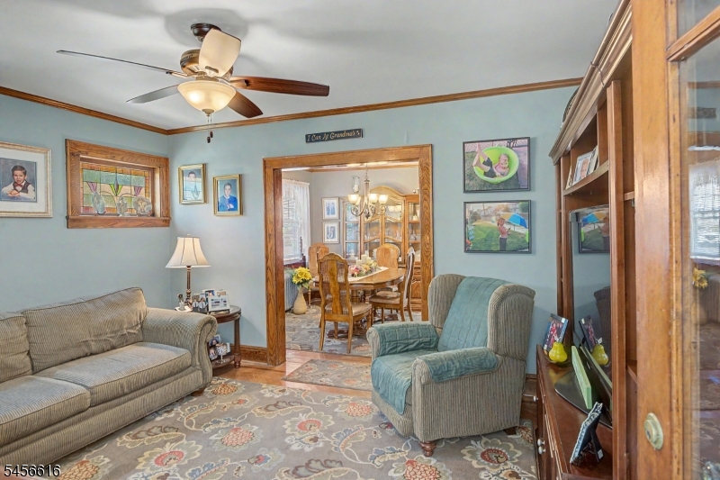 1149 Bank St Property Photo 6