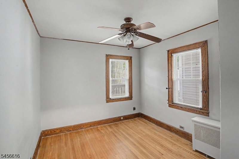 1149 Bank St Property Photo 14