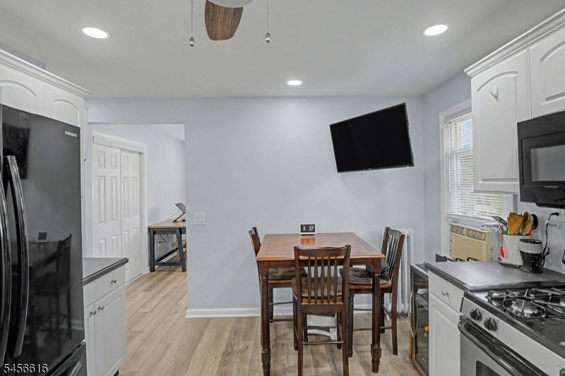 1149 Bank St Property Photo 19