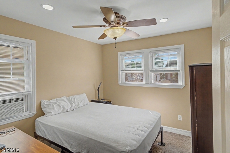 1149 Bank St Property Photo 21