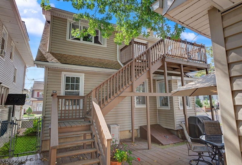 1149 Bank St Property Photo 25