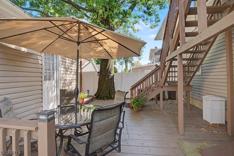 1149 Bank St Property Photo 26