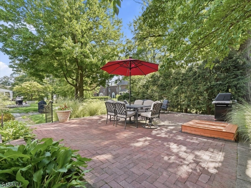11 Reading Ter Property Photo 40