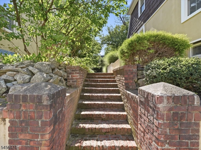 11 Reading Ter Property Photo 41