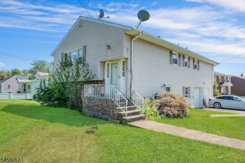 633 Totowa Rd Property Photo 1