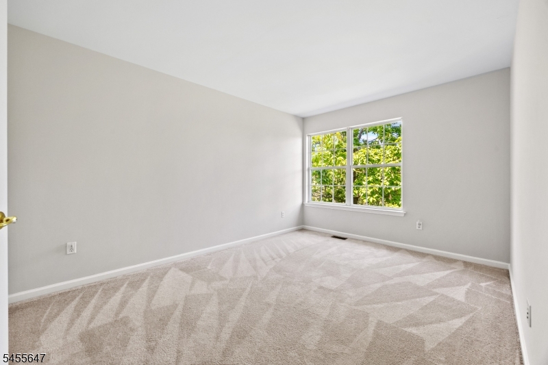 33 Gordon Circle Property Photo 19