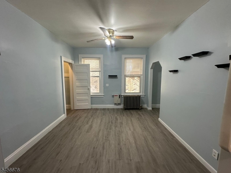 412 Broad St 1r 1r Property Photo 3
