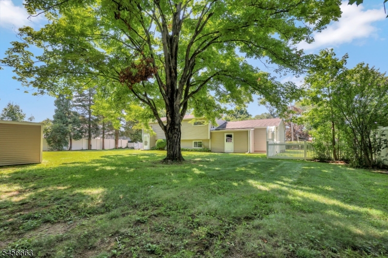 8 Libby Ave Property Photo 4