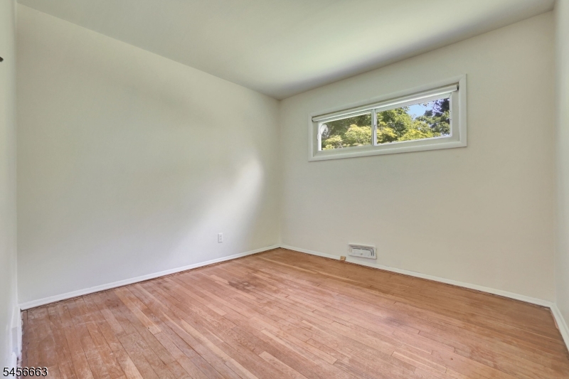 8 Libby Ave Property Photo 14