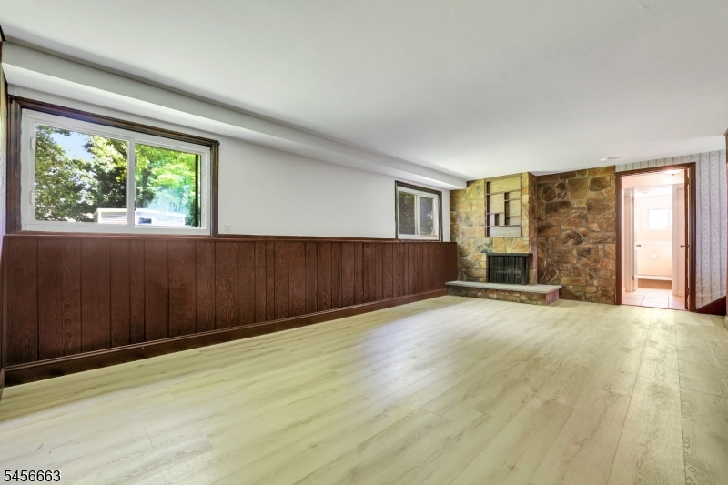 8 Libby Ave Property Photo 19