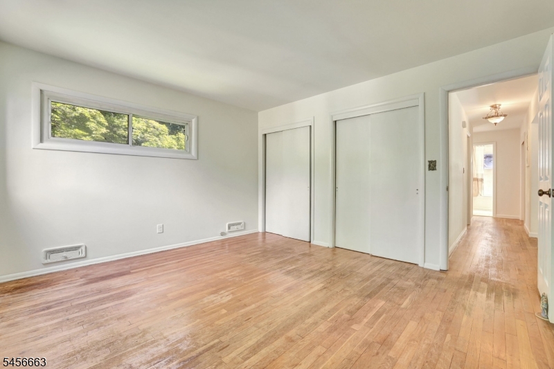 8 Libby Ave Property Photo 23