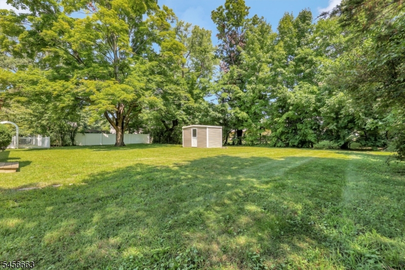 8 Libby Ave Property Photo 24