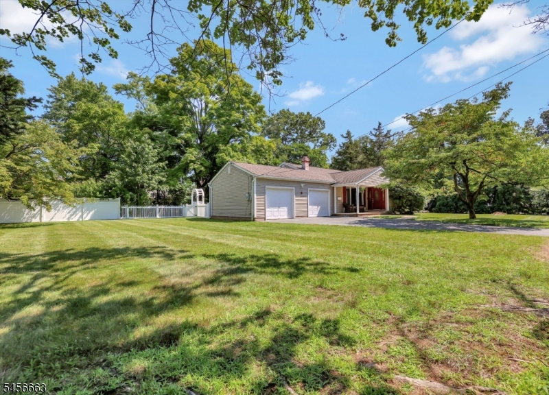 8 Libby Ave Property Photo 26