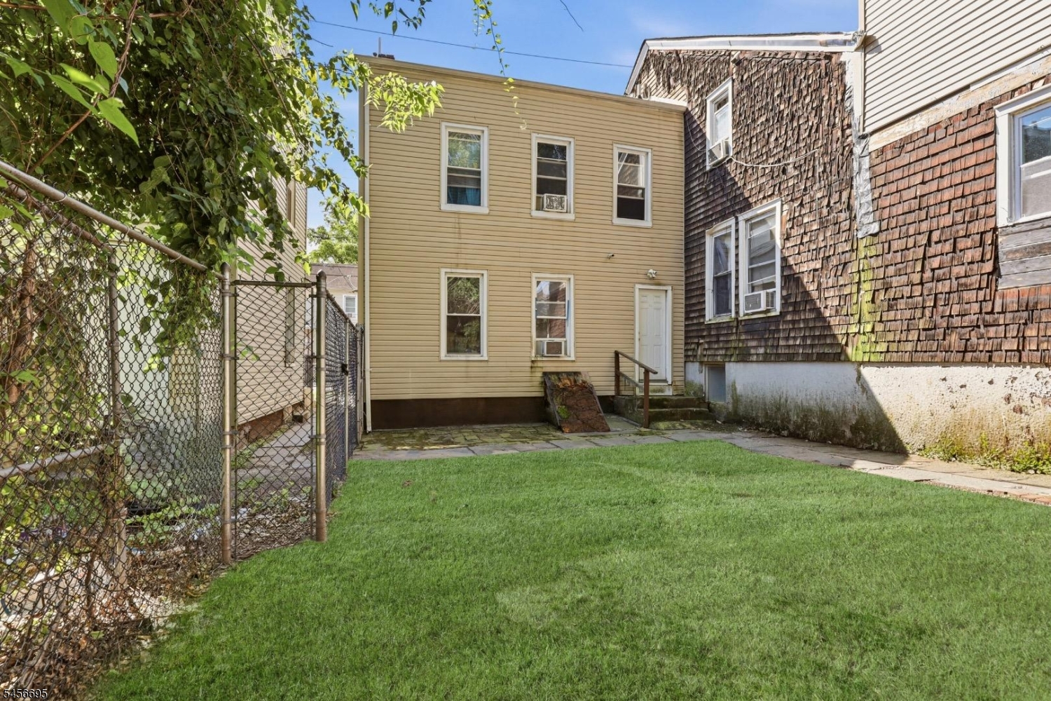 34 Hillman St Property Photo 14
