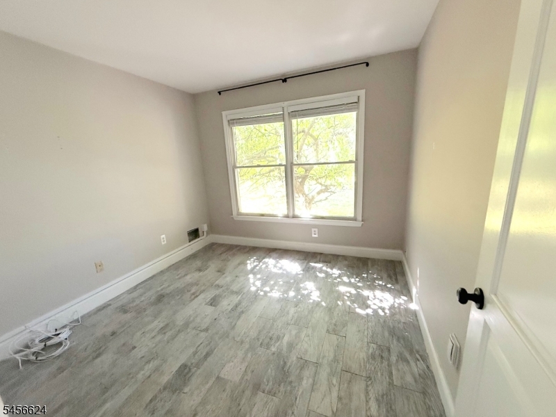 33 Mcguire Dr Property Photo 13