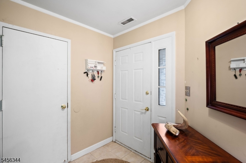 6 New Bedford Rd C Property Photo 6