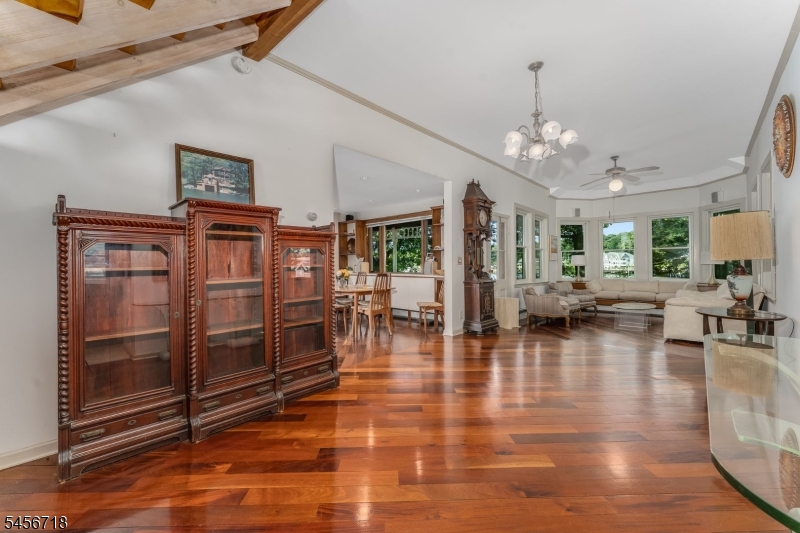 90 Ithanell Rd Property Photo 10