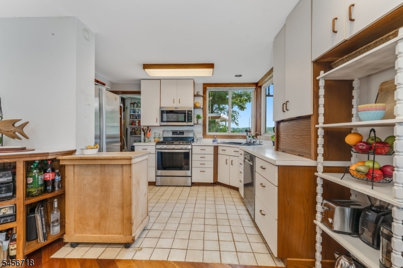 90 Ithanell Rd Property Photo 15