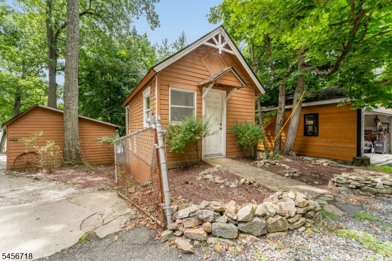 90 Ithanell Rd Property Photo 30
