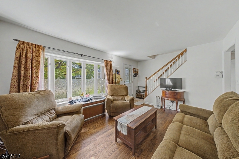 114 Warhol Ave Property Photo 4