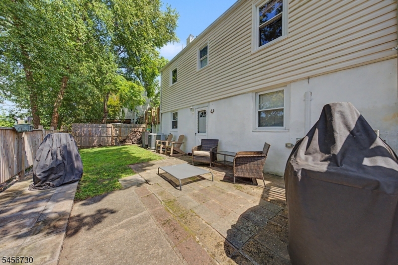 114 Warhol Ave Property Photo 31