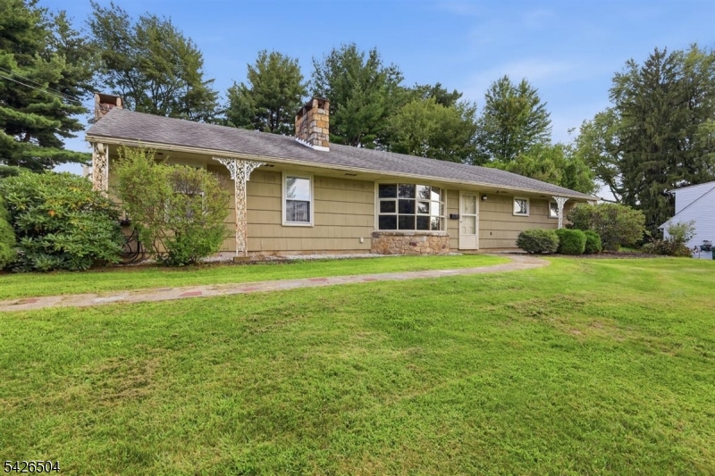 7 Essex Rd Property Photo 3
