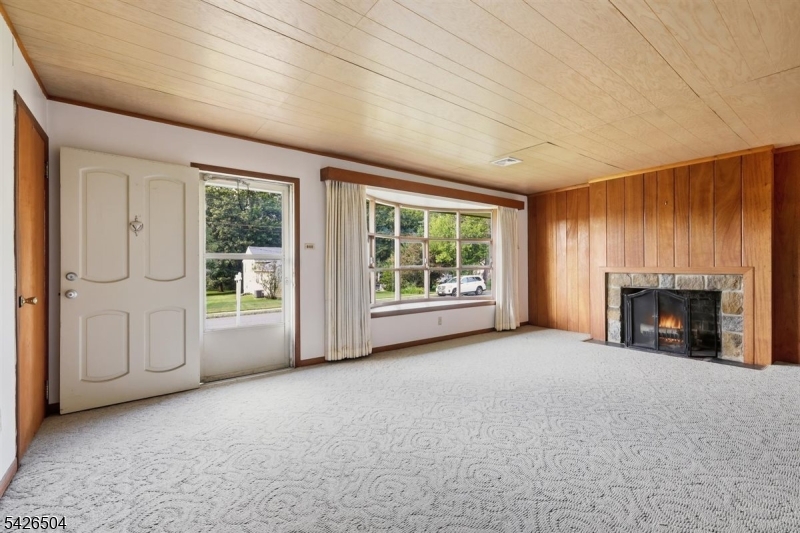 7 Essex Rd Property Photo 4