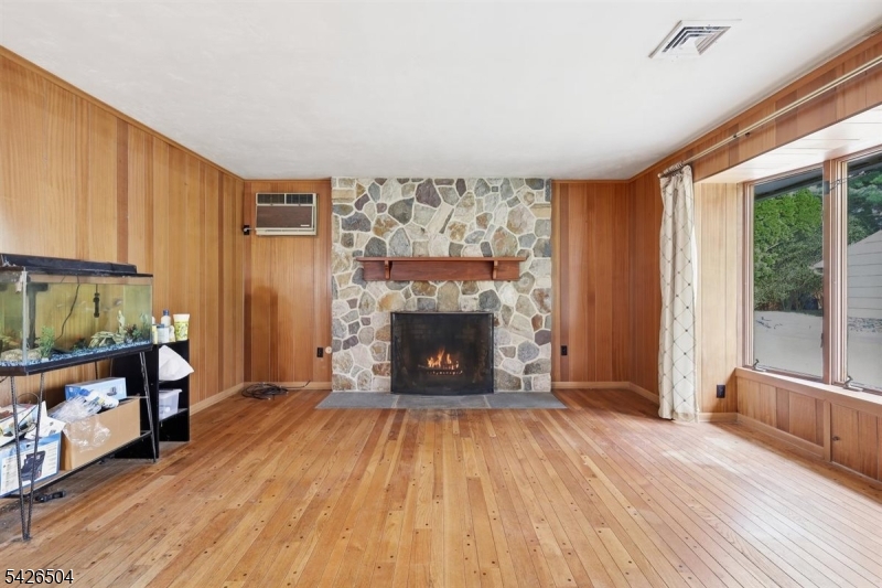 7 Essex Rd Property Photo 16