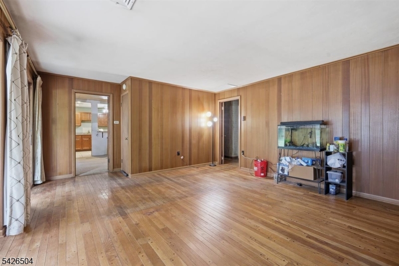 7 Essex Rd Property Photo 18