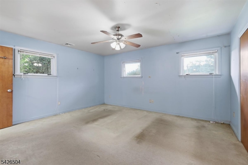 7 Essex Rd Property Photo 20