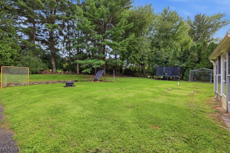 7 Essex Rd Property Photo 34