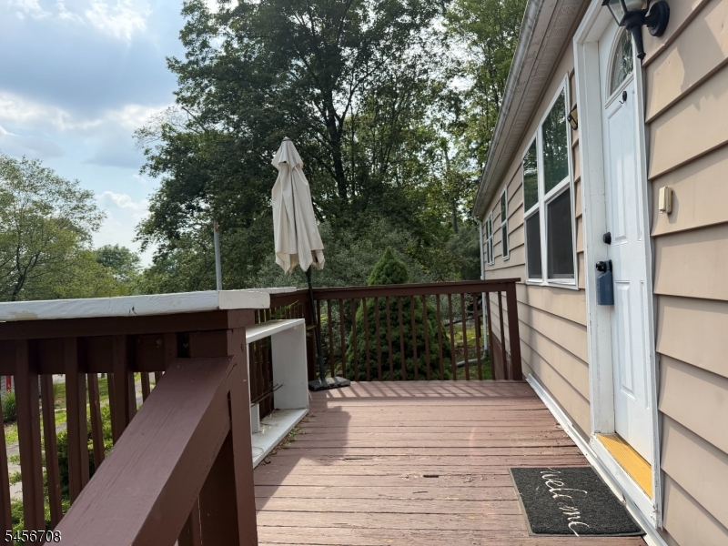 54 Northwood Dr Property Photo 3