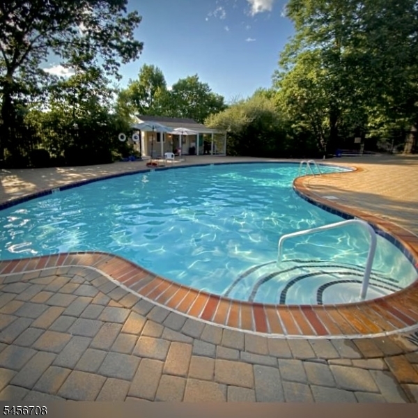 54 Northwood Dr Property Photo 32