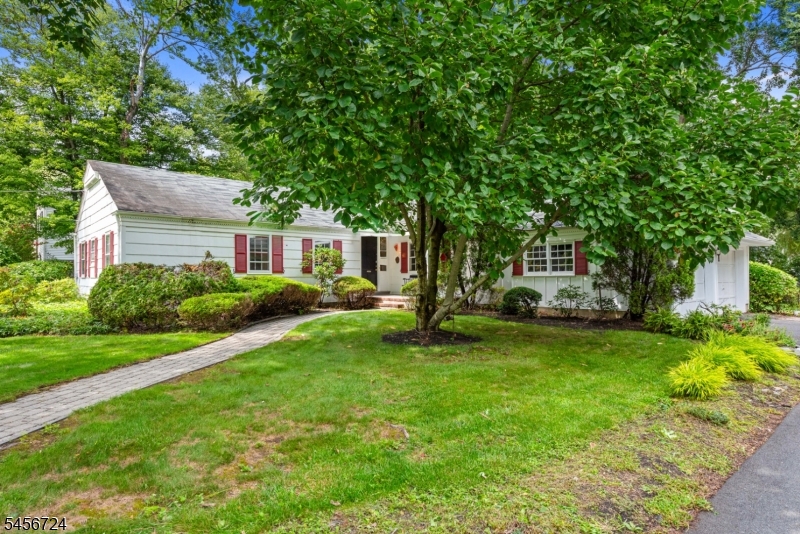 7 Fox Chase Ln Property Photo 1