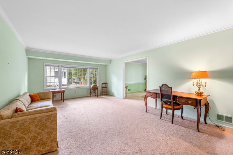 7 Fox Chase Ln Property Photo 2