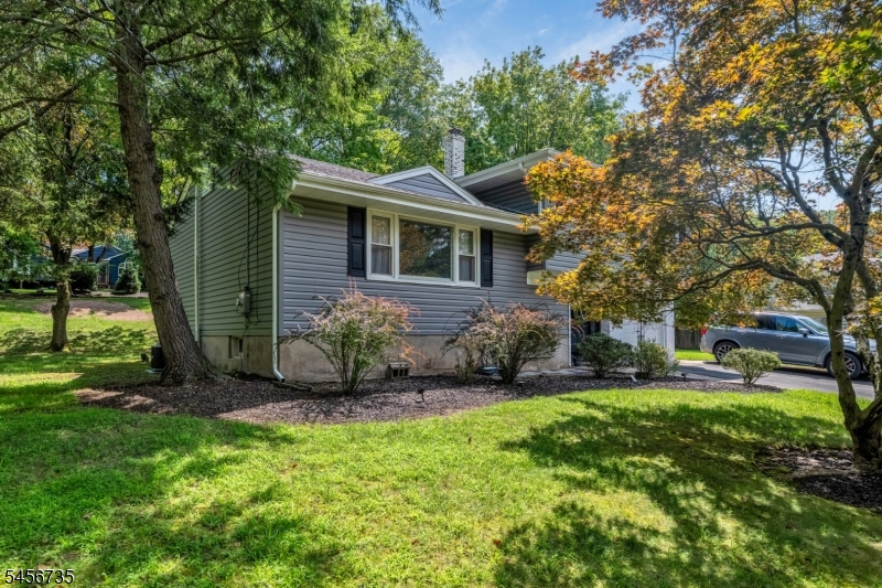 25 Windsor Ct Property Photo 2