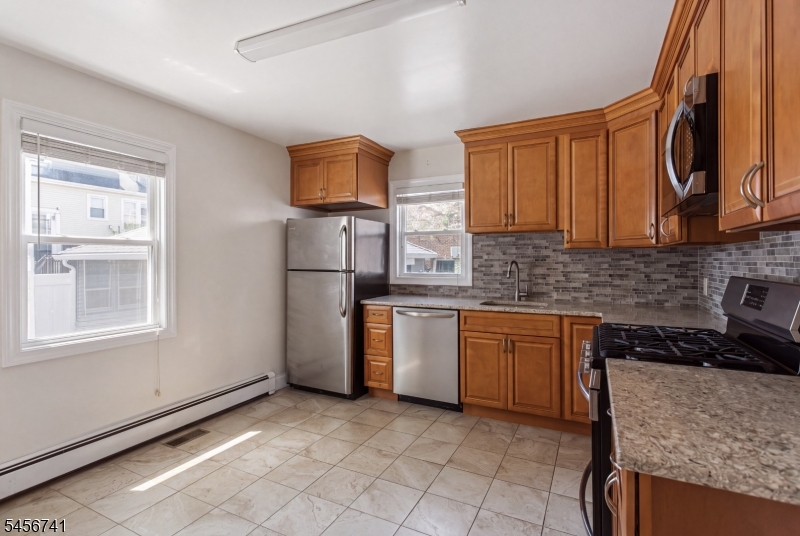 418 President St Property Photo 10
